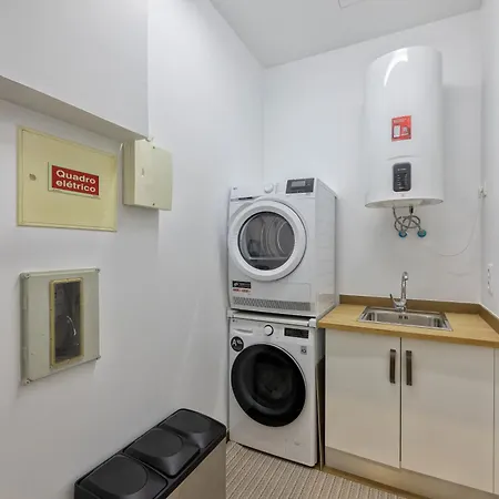 The Spot- Concept Appartement Santa Cruz (Madeira)